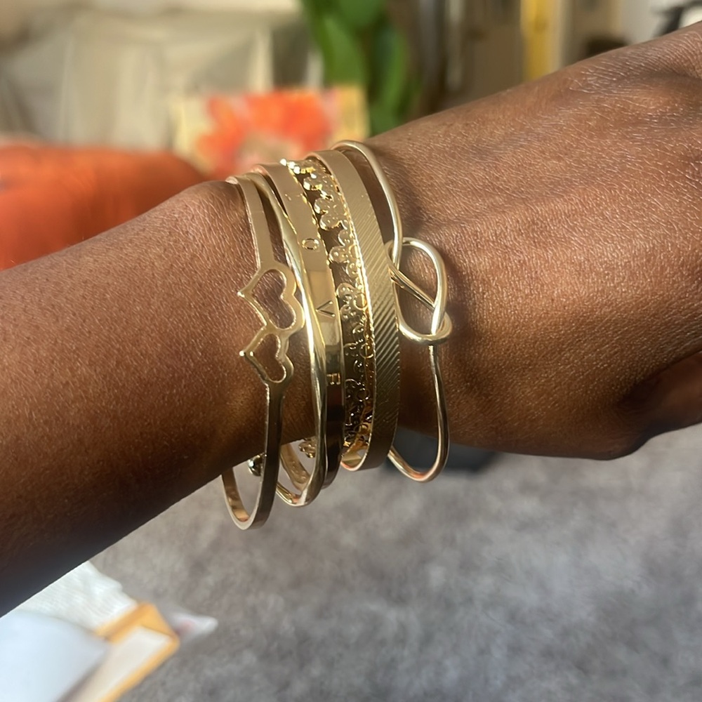 6 bracelets with different shapes - $5